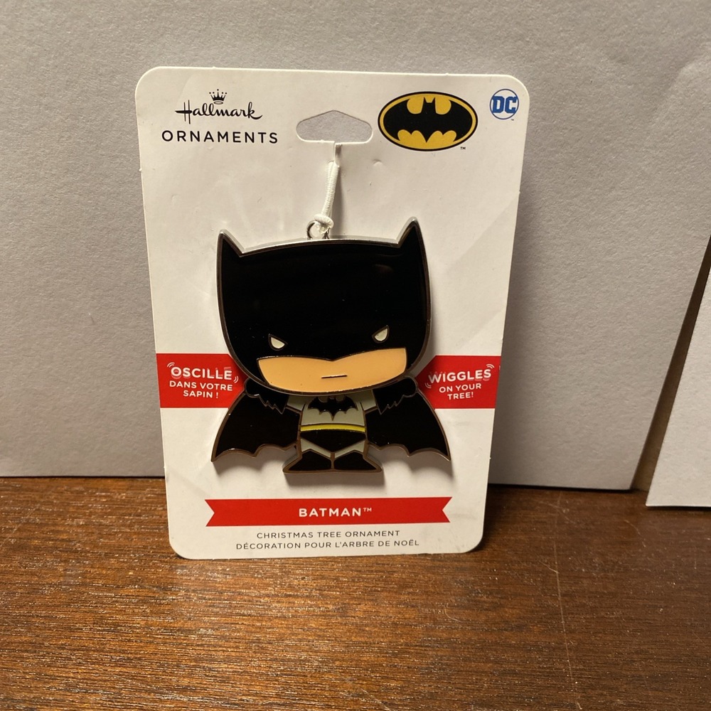 Hallmark (DC Comics) Batman Christmas Ornament - Wiggles- On The‎ Tree [NEW!!!]